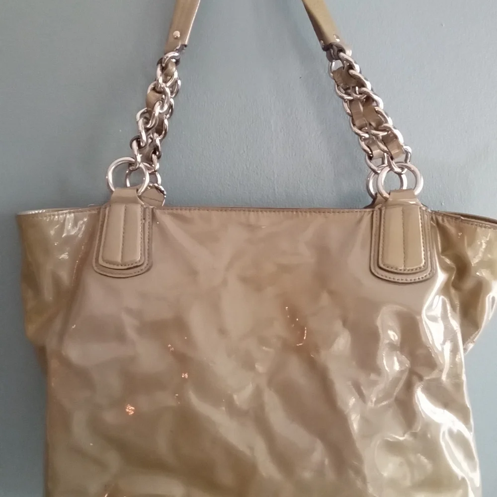 Coach Patent Leather Tote Bag Silver Chain‎ Straps Khaki